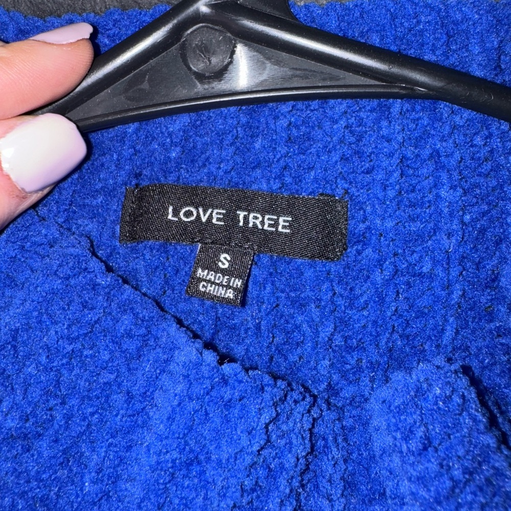 Long sleeved sweater